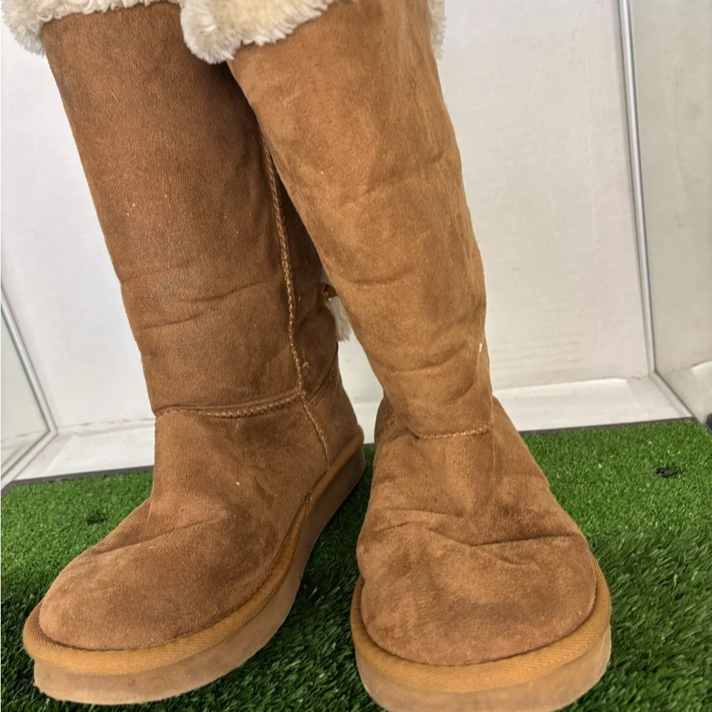 UGG BAILEY BOW II Women’s Size 8 - Picture 2 of 7